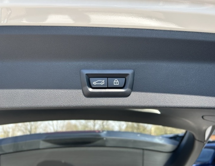 BMW iX3 24