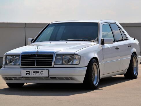 Mercedes-Benz 124