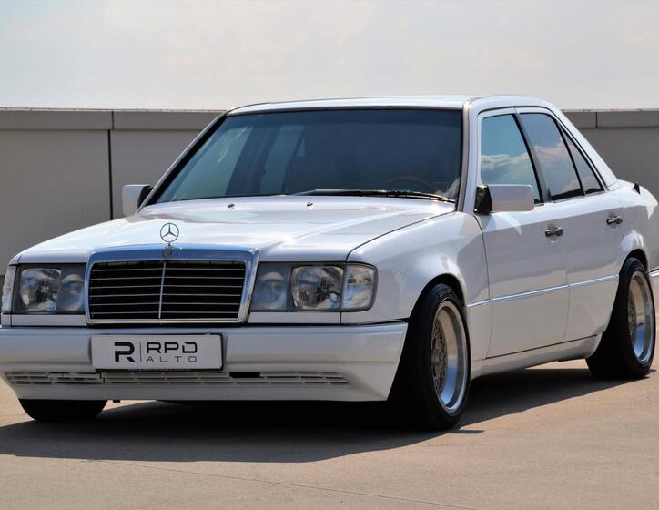 Mercedes-Benz 124 1