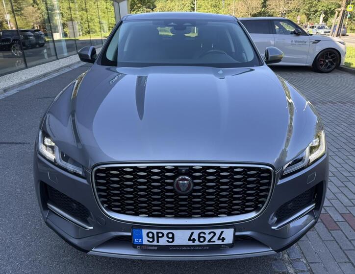 Jaguar F-Pace 3