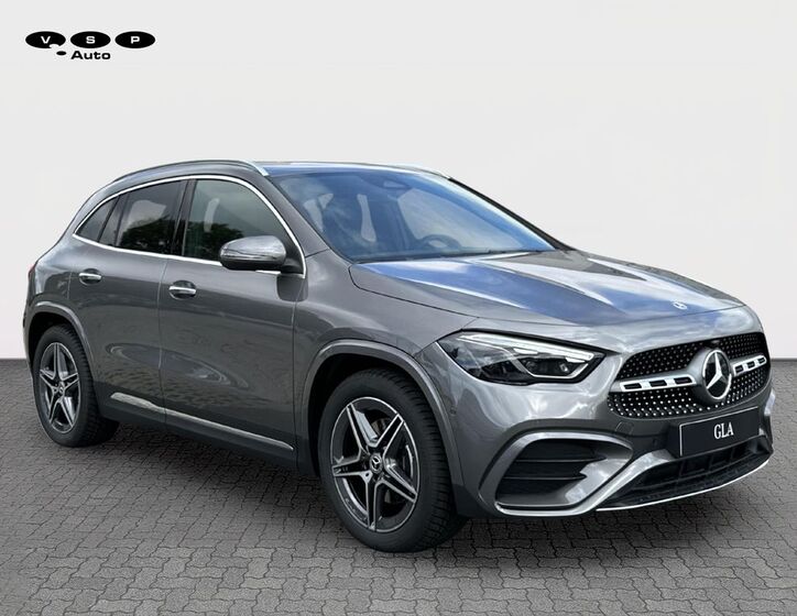 Mercedes-Benz GLA 7