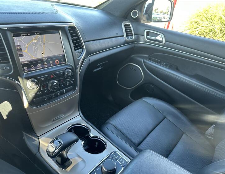 Jeep Grand Cherokee 11