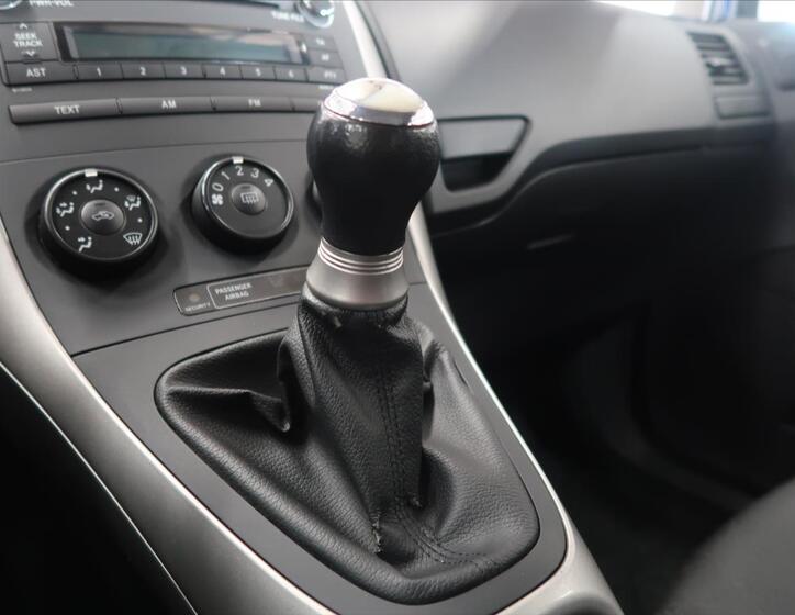Toyota Auris 22