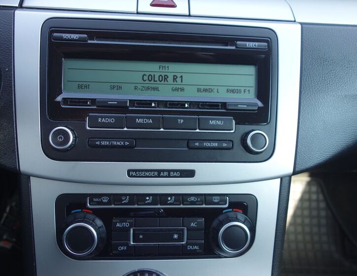 Volkswagen Passat 9