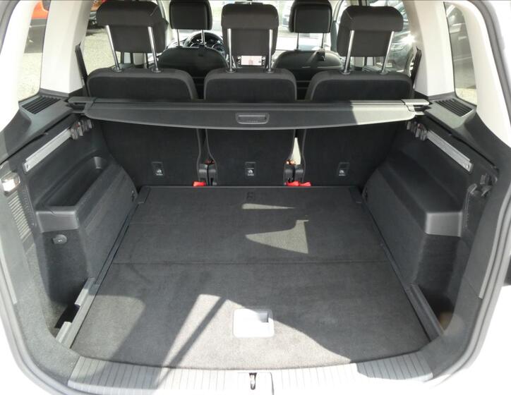 Volkswagen Touran 20