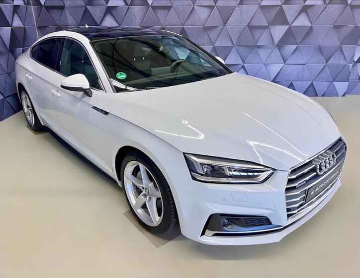 Audi A5 4
