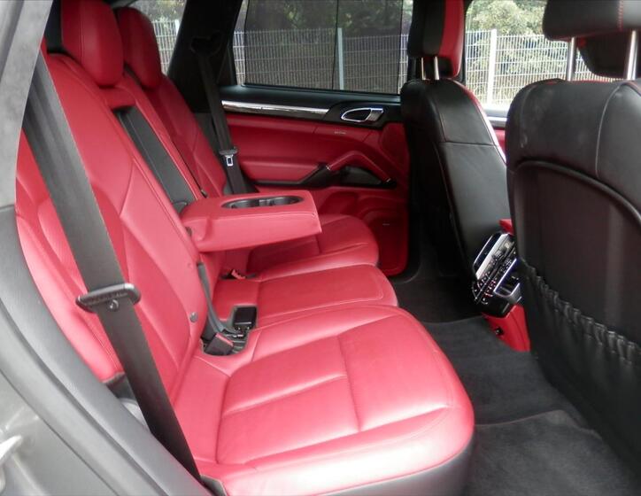 Porsche Cayenne 17