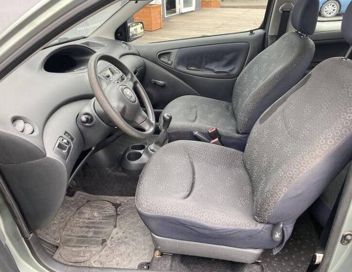 Toyota Yaris 10