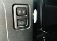 Land Rover Defender 7
