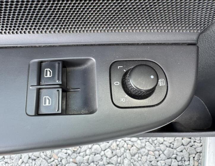 Volkswagen Golf 24