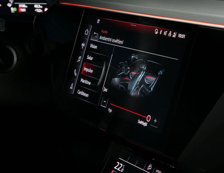 Audi e-tron 30