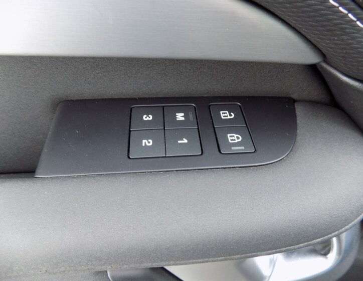 Land Rover Discovery 34