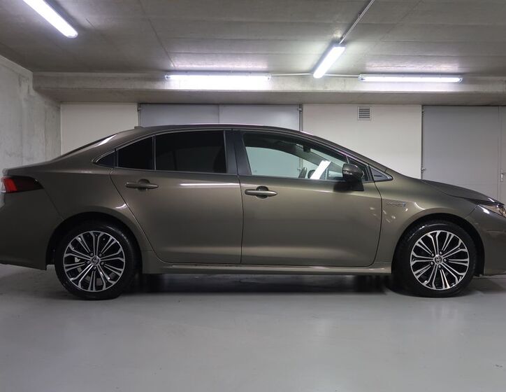 Toyota Corolla 4