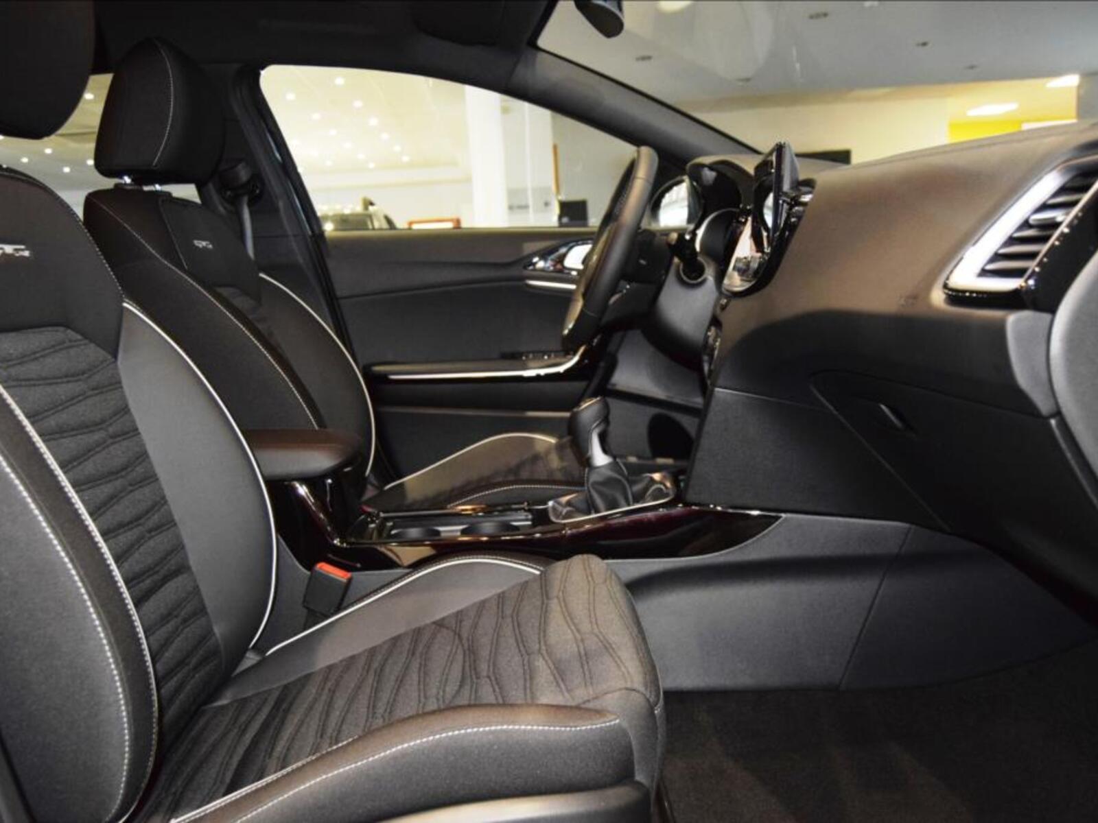 KIA XCeed 4