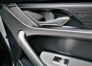 Jaguar F-Pace 43