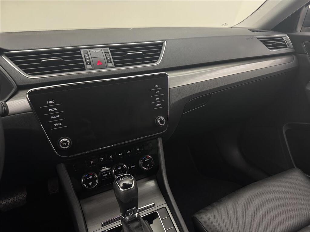 Škoda Superb 16