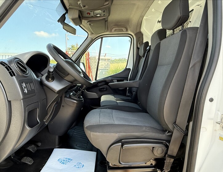 Renault Master 9