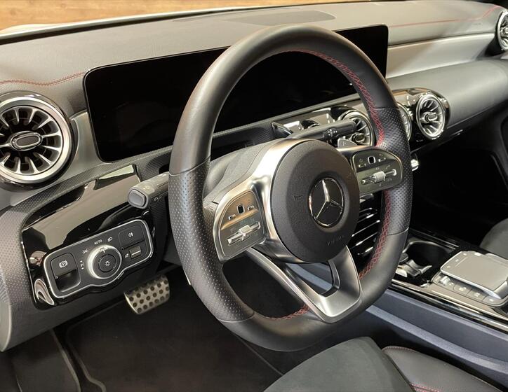 Mercedes-Benz CLA 9