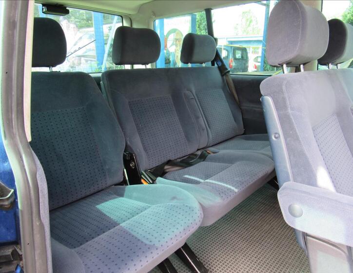 Volkswagen Caravelle 11