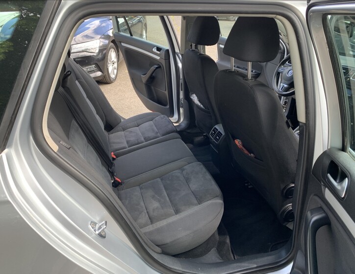 Volkswagen Golf 16