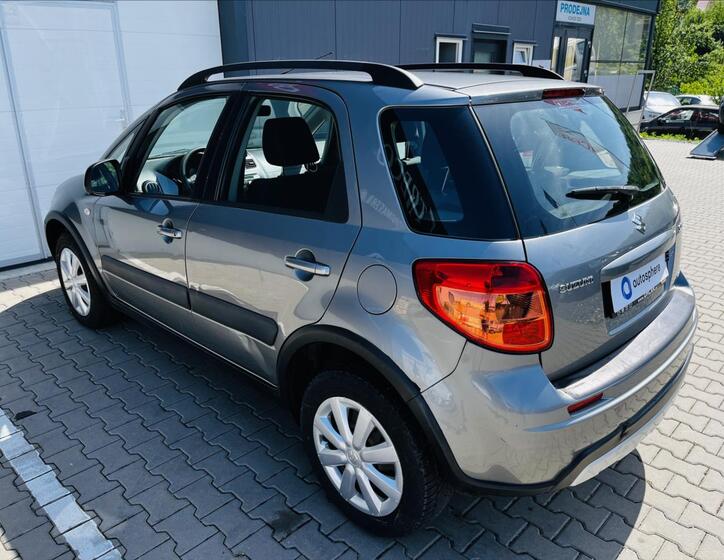 Suzuki SX4 9