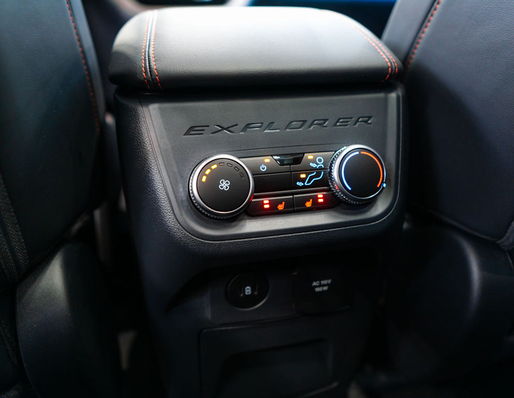 Ford Explorer 39