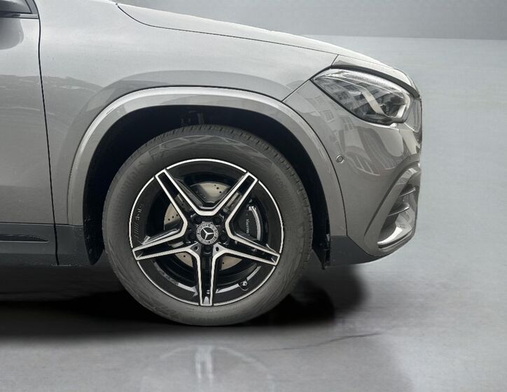 Mercedes-Benz GLA 15