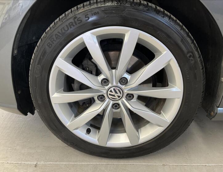 Volkswagen Golf 32