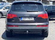Audi Q7 6