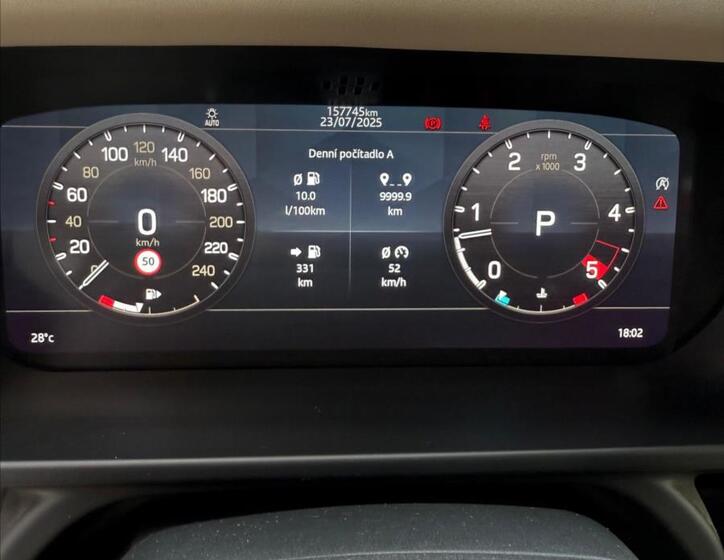 Land Rover Defender 14