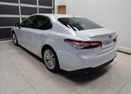 Toyota Camry 6