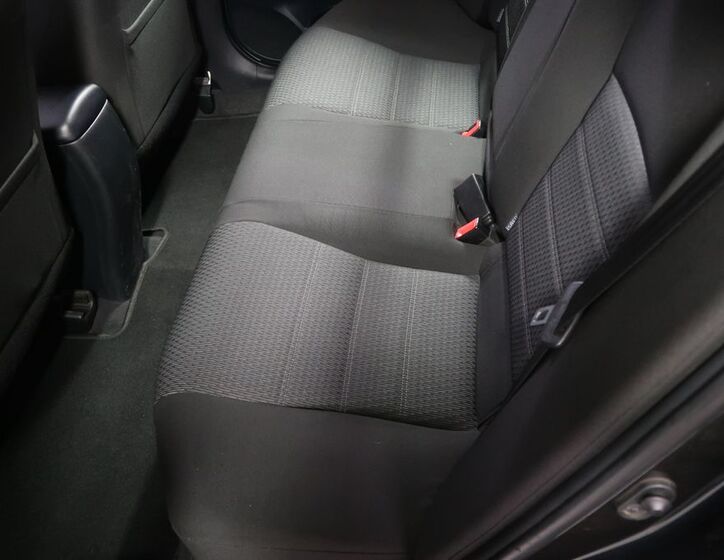 Toyota Avensis 11