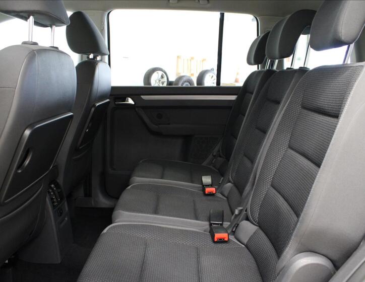 Volkswagen Touran 14