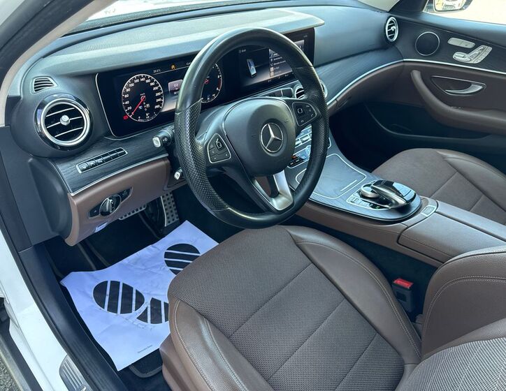 Mercedes-Benz Třídy E 9