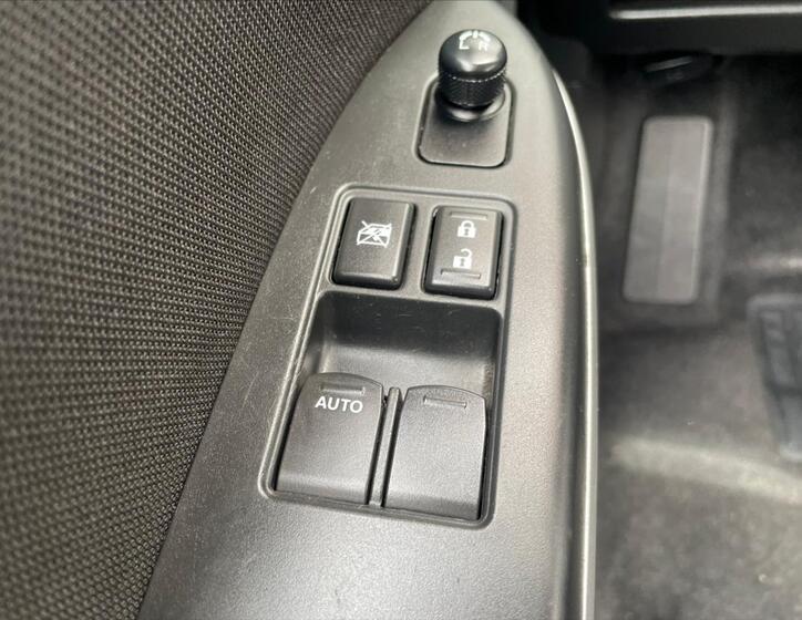 Suzuki Baleno 17