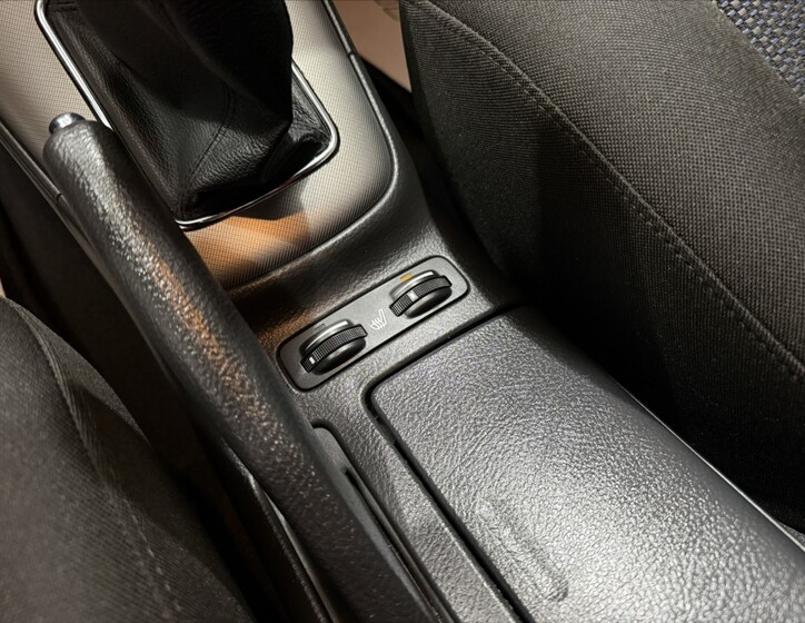 Toyota Avensis 17