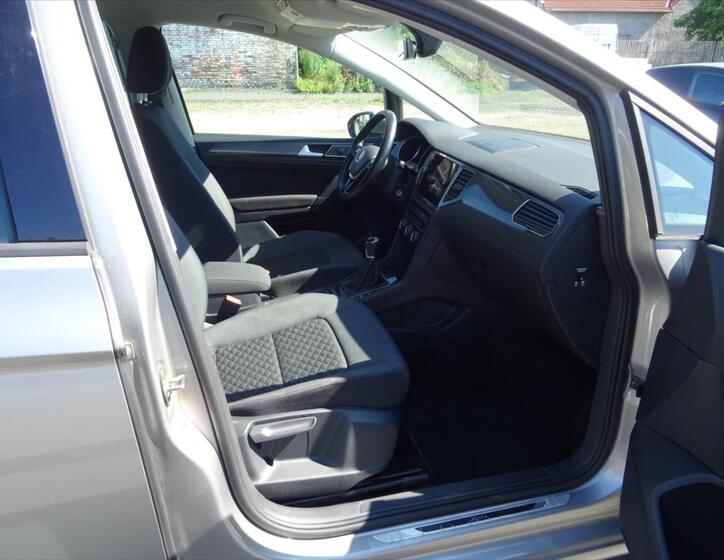 Volkswagen Golf Sportsvan 11