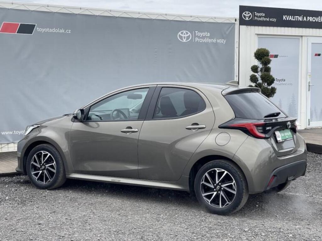 Toyota Yaris 4