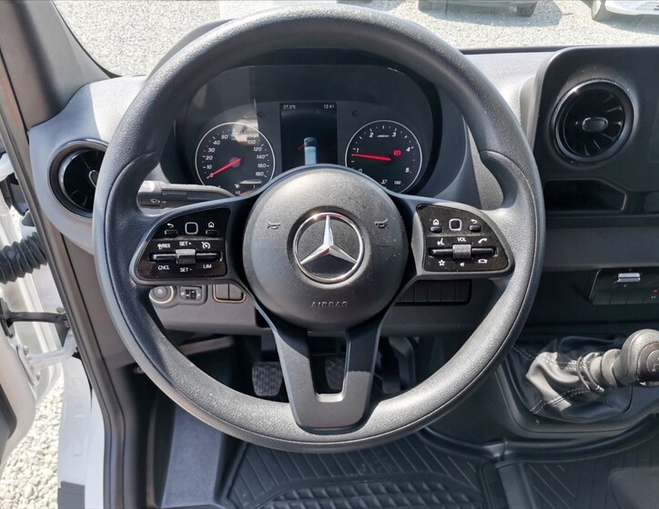 Mercedes-Benz Sprinter 13