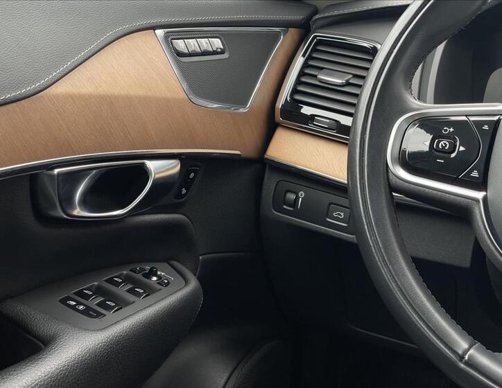 Volvo XC90 13