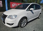 Volkswagen Touran 1