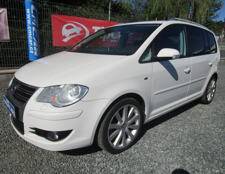 Volkswagen Touran 1