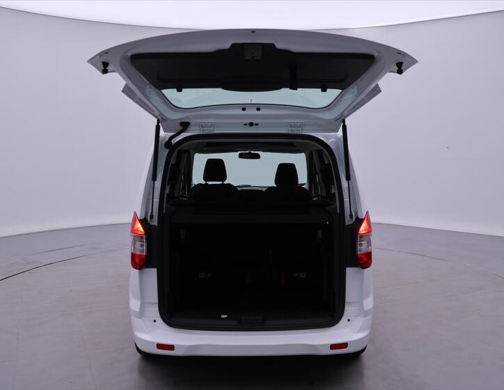 Ford Tourneo Courier 9