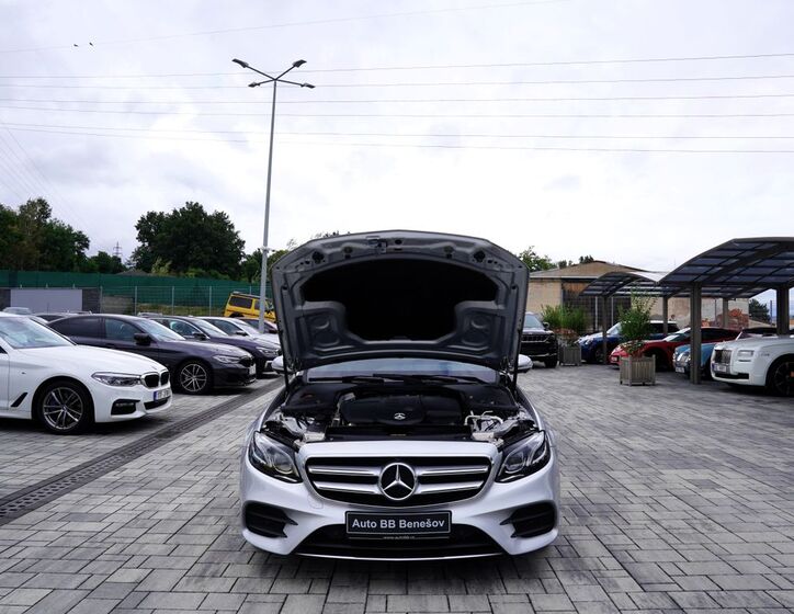 Mercedes-Benz Třídy E 9