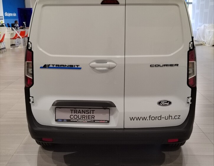 Ford Transit Courier 7