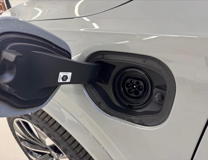 Volvo XC90 16
