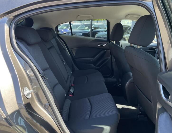 Mazda 3 25