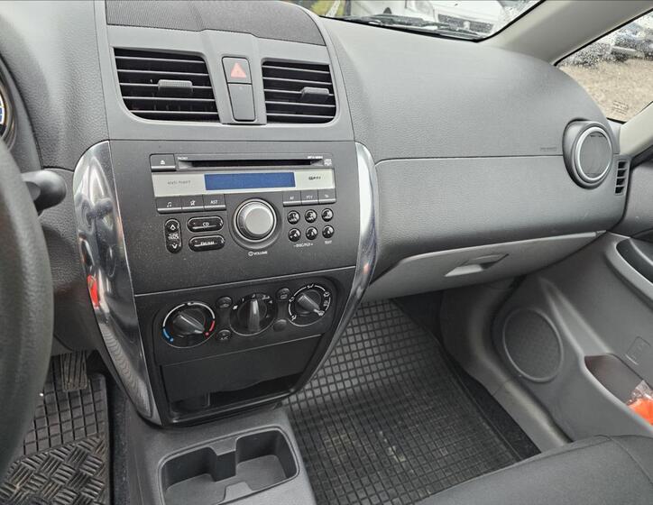 Suzuki SX4 13