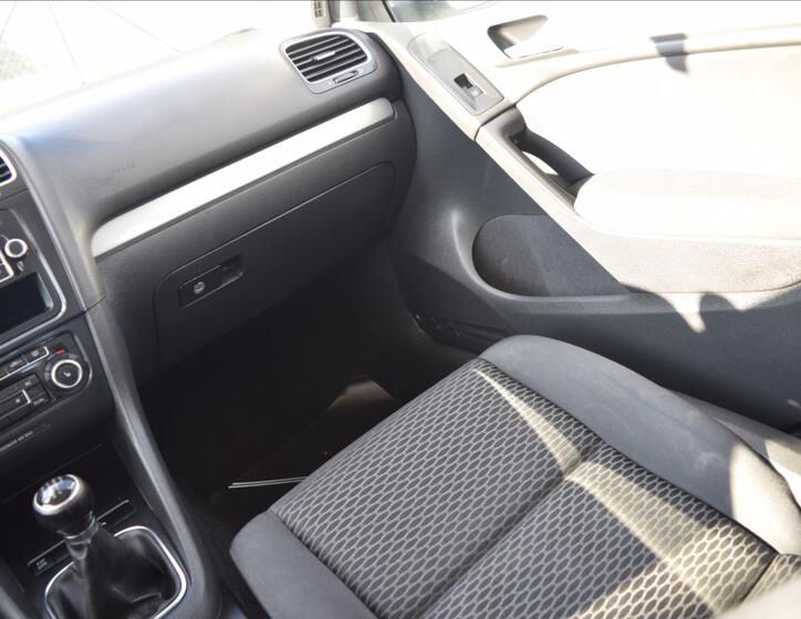 Volkswagen Golf 29