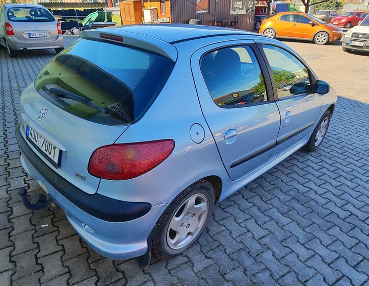 Peugeot 206 4